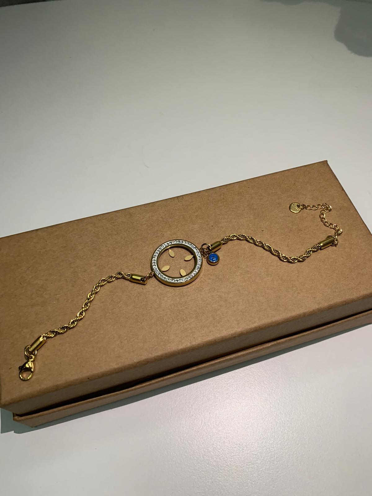 GOLD ÇEYREK TAKMALI BURGU DESENLİ NAZAR BONCUK DETAYLIBİLEKLİK