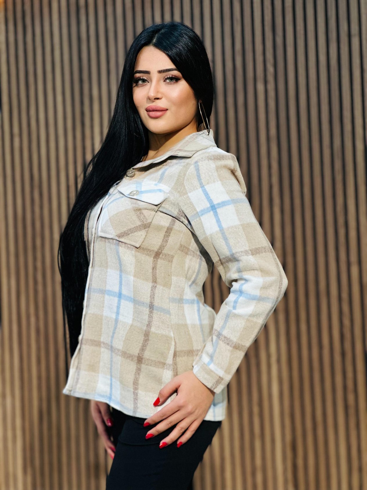 QUBERZ ÖNÜ DÜĞMELİ EKOSE GÖMLEK BEJ