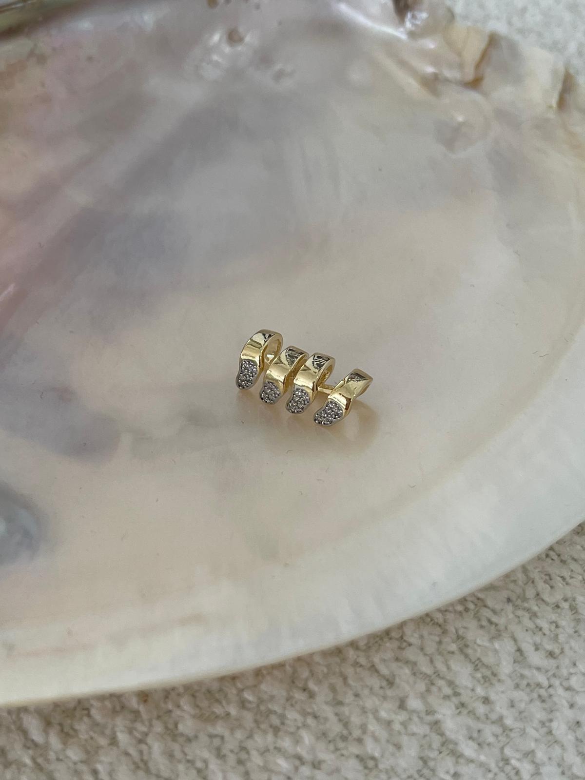 GOLD EARCUFF
