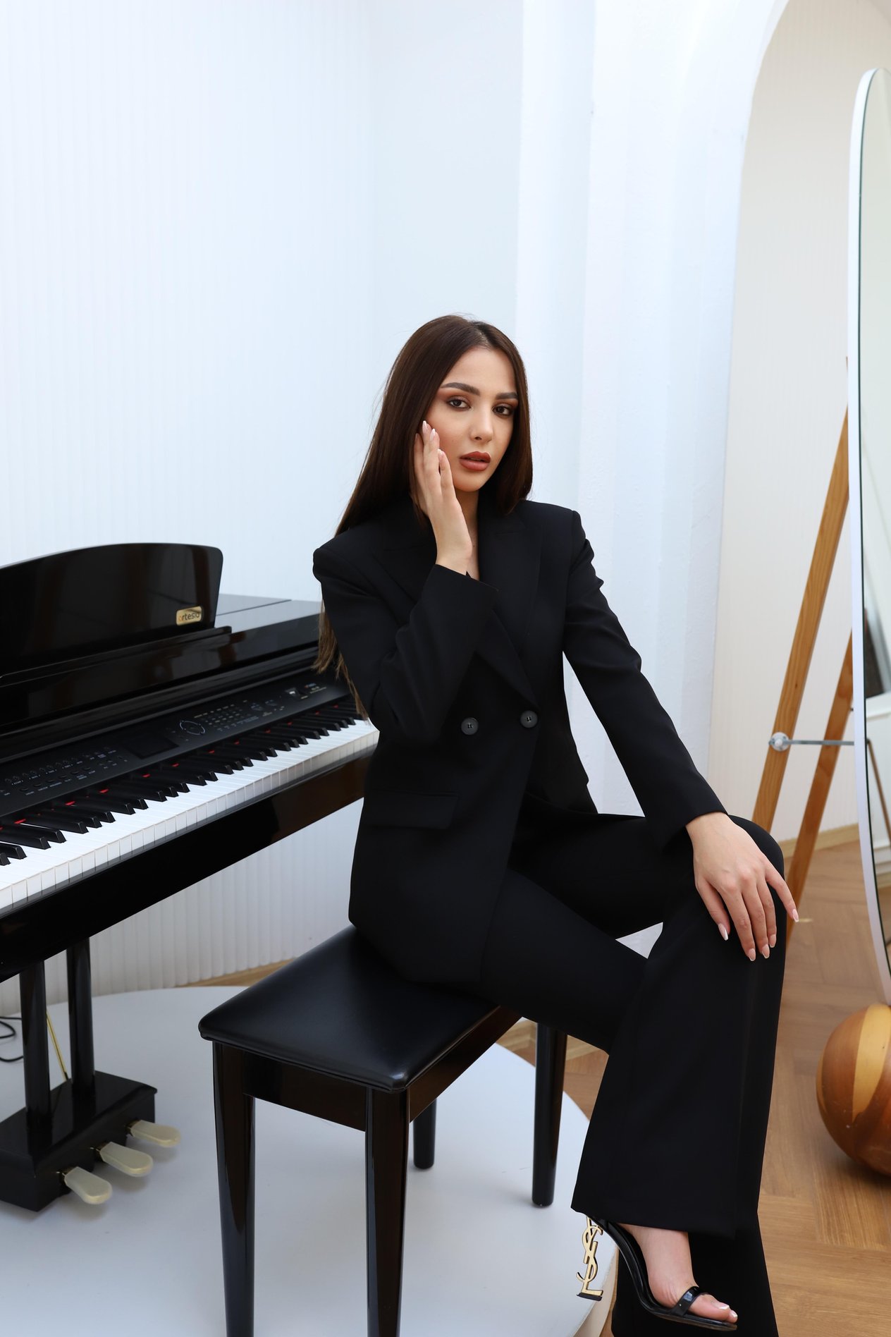 Anastasia Takım  - Siyah