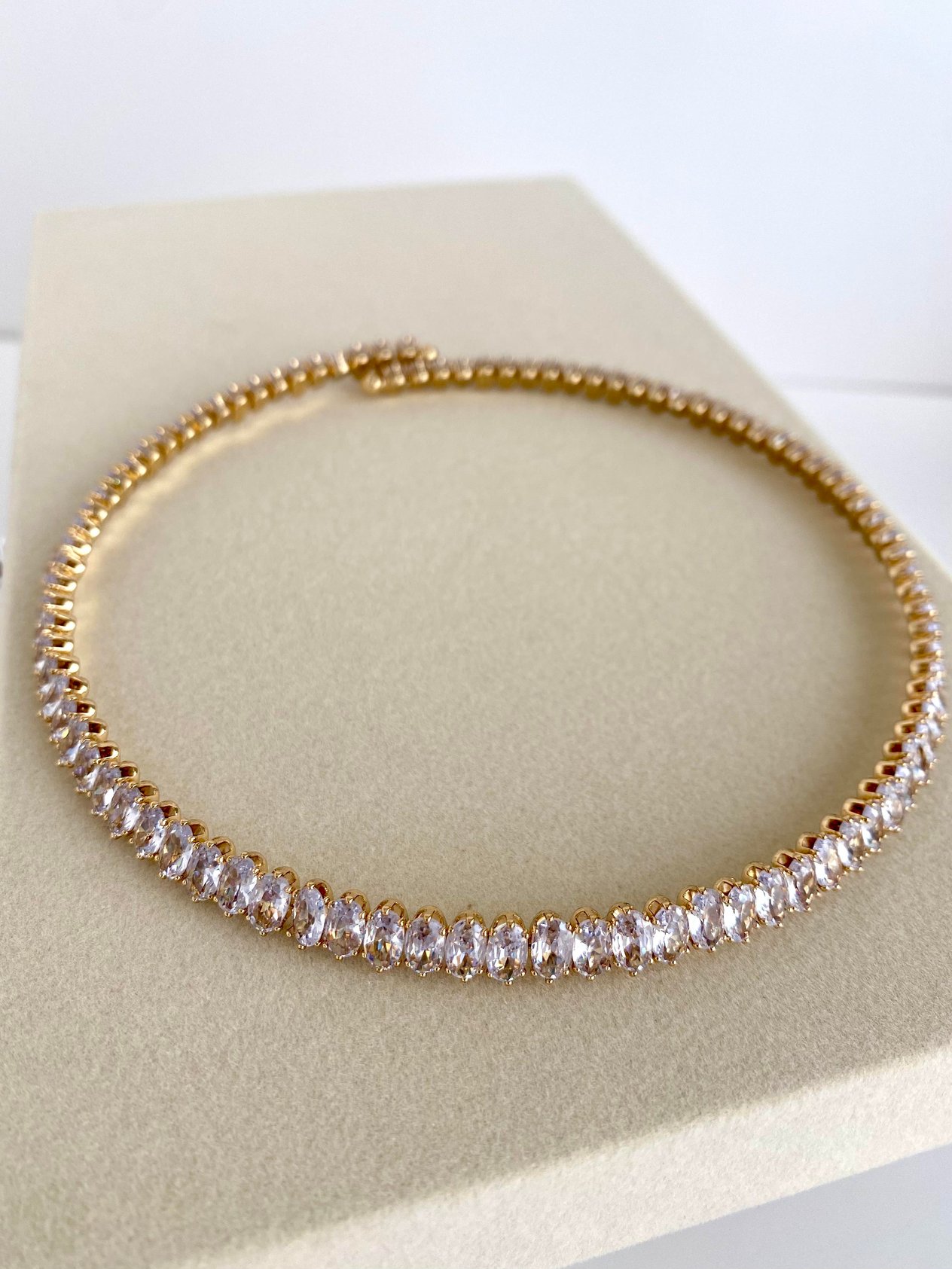 Damla Baget Taşlı Su Yolu Choker Kolye - Gold