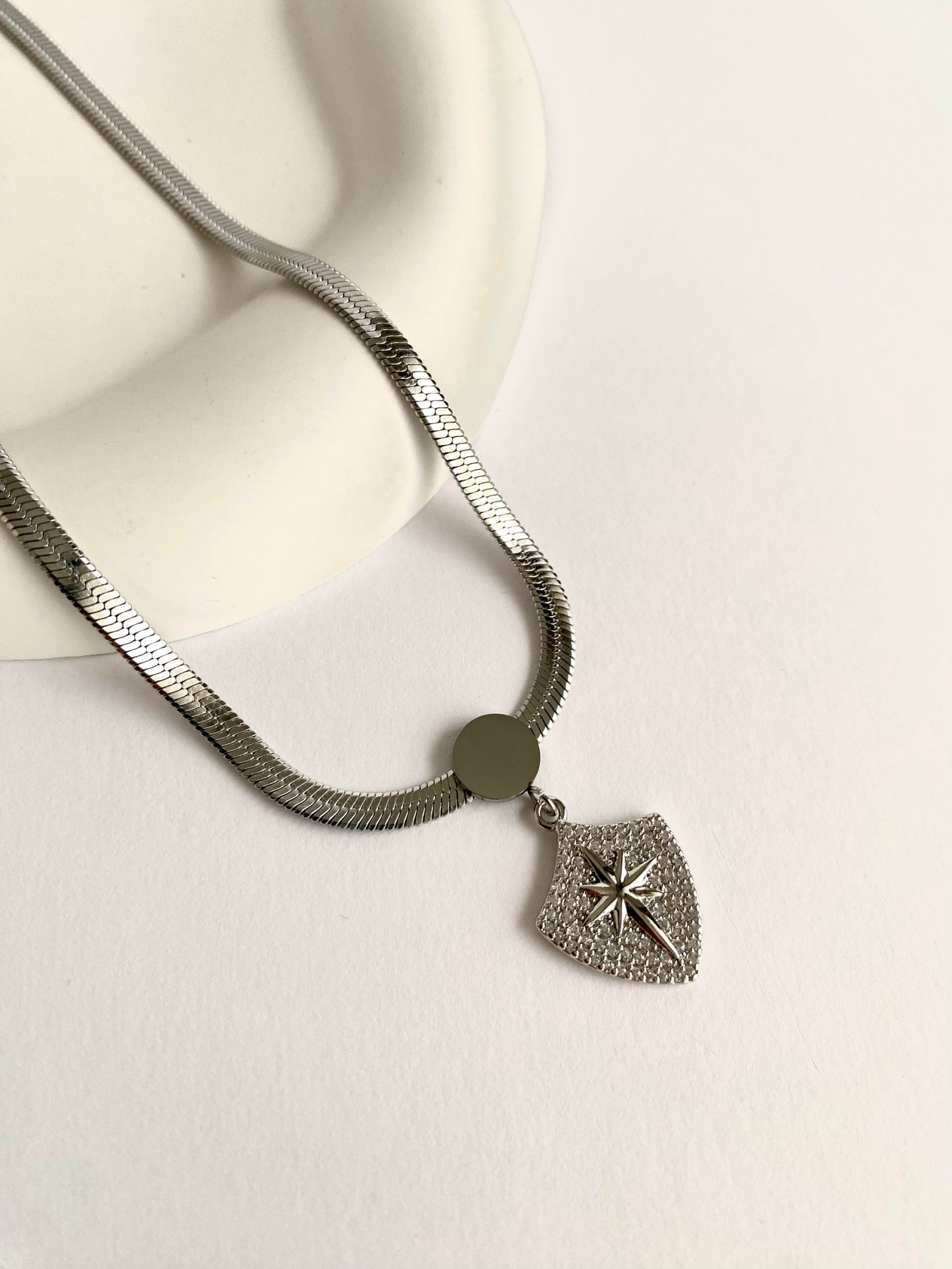 Kuzey Yıldızı Kalkan Uçlu İtalyan Ezme Zincir Çelik Kolye - Silver