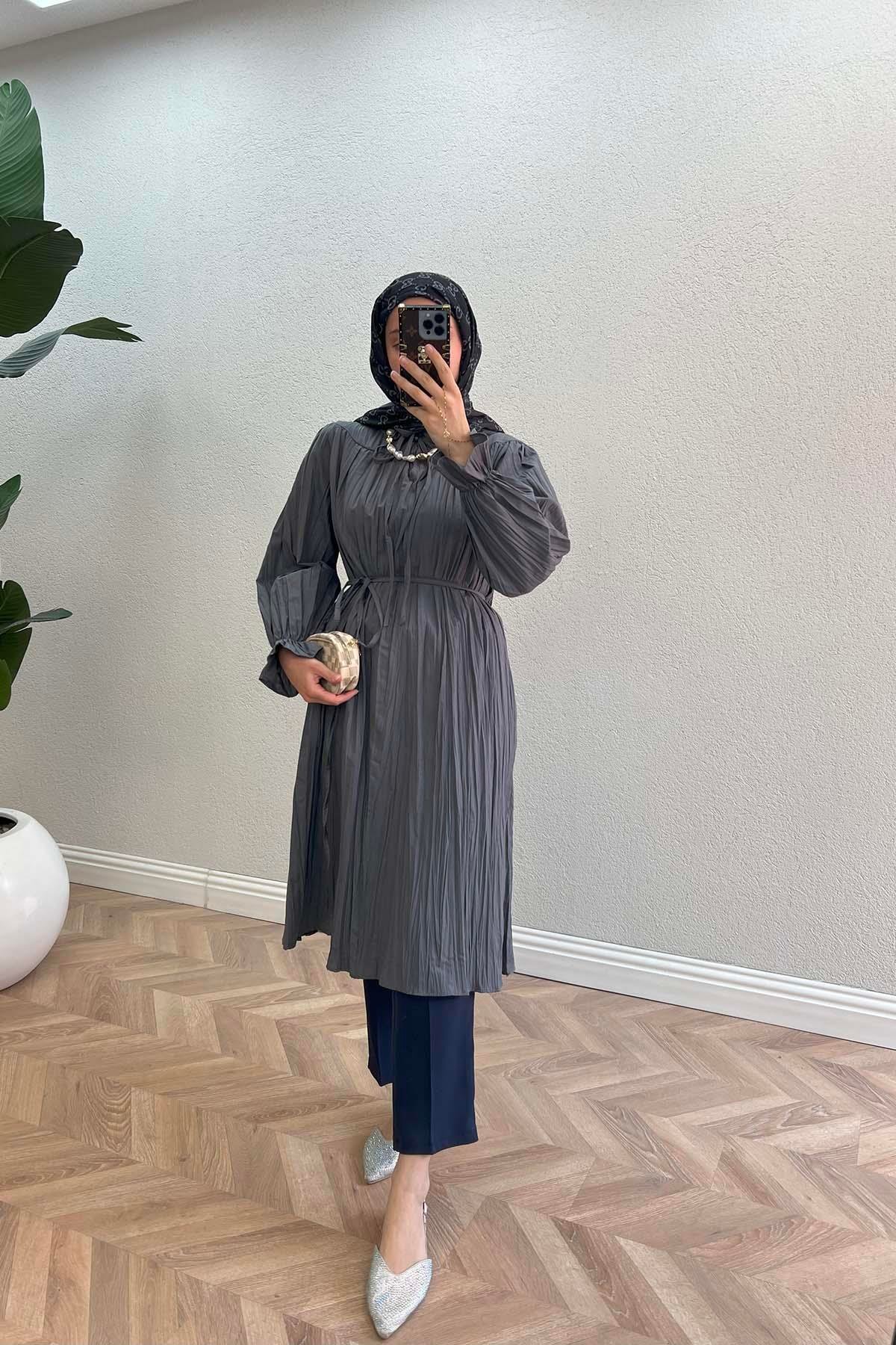 Boyun ve Kol Fırfırlı Pilise Detaytlı Tunik Gri