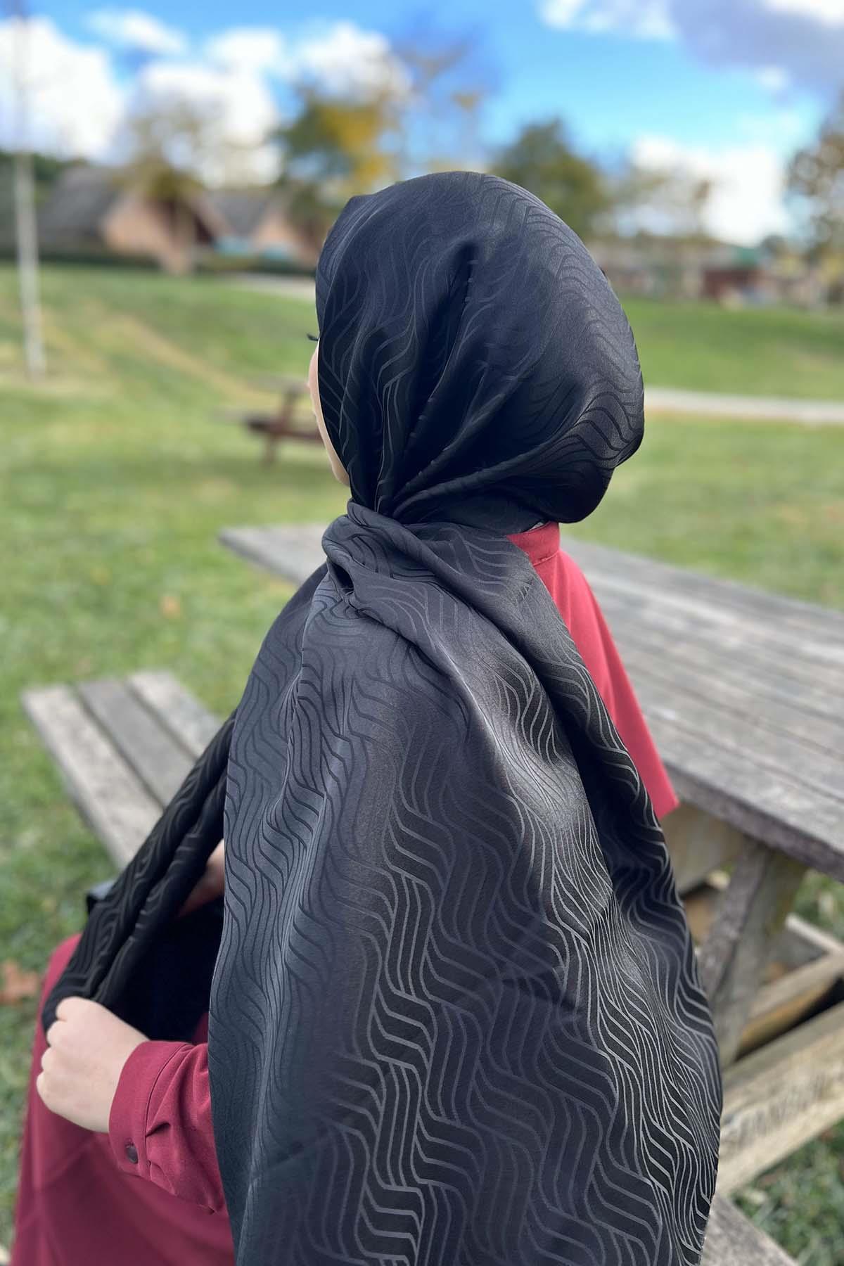 Dalga Desenli Şal Siyah