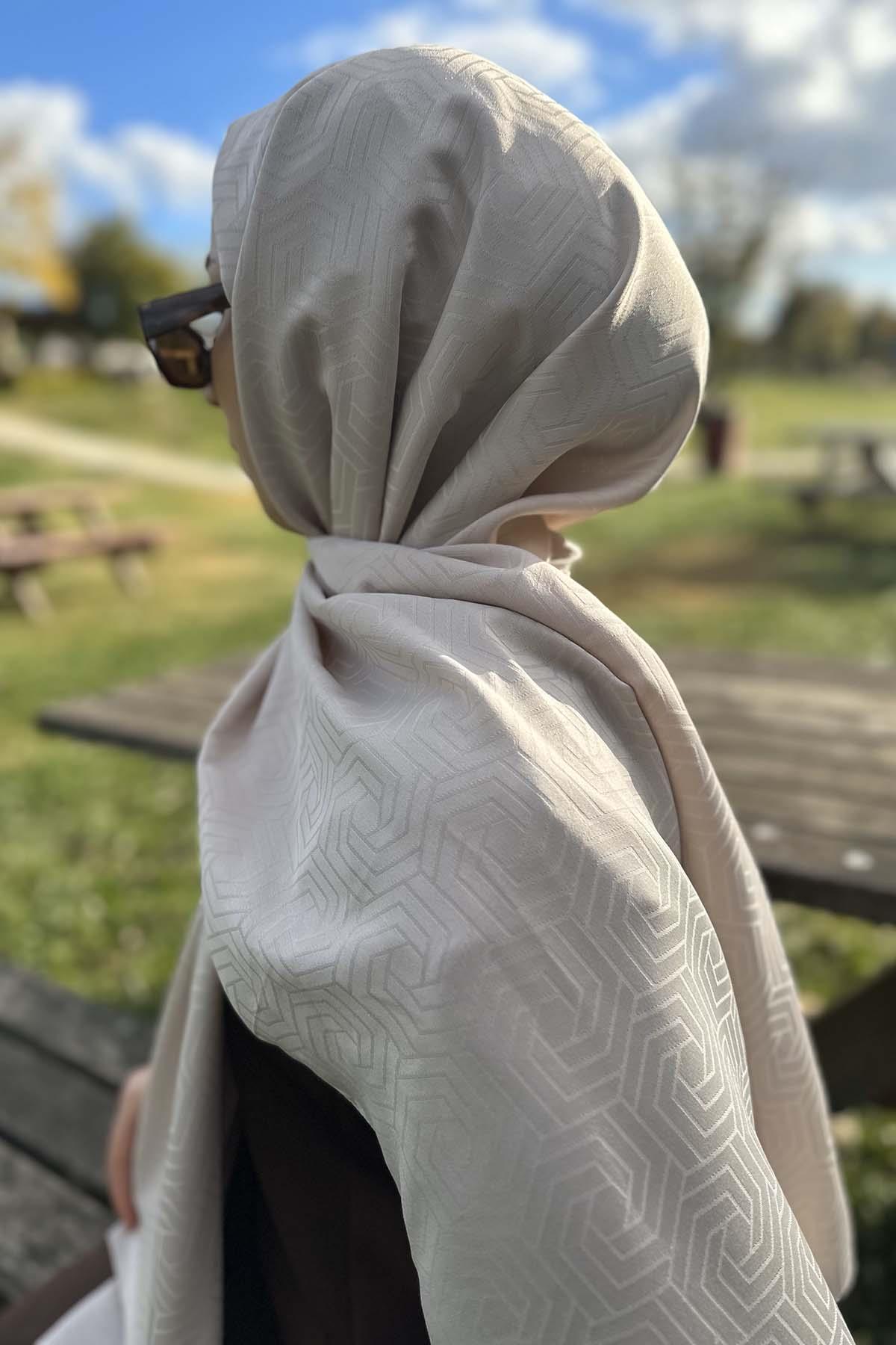 Desenli Şal Bej