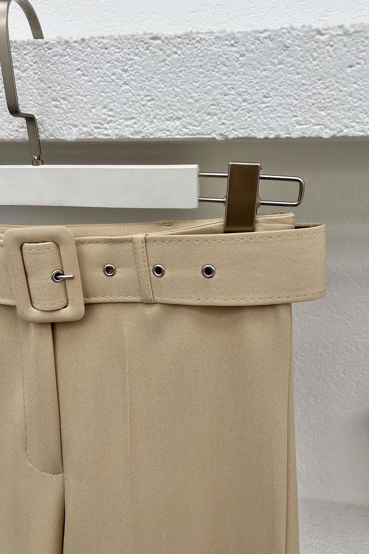 Kemerli Pantolon Bej