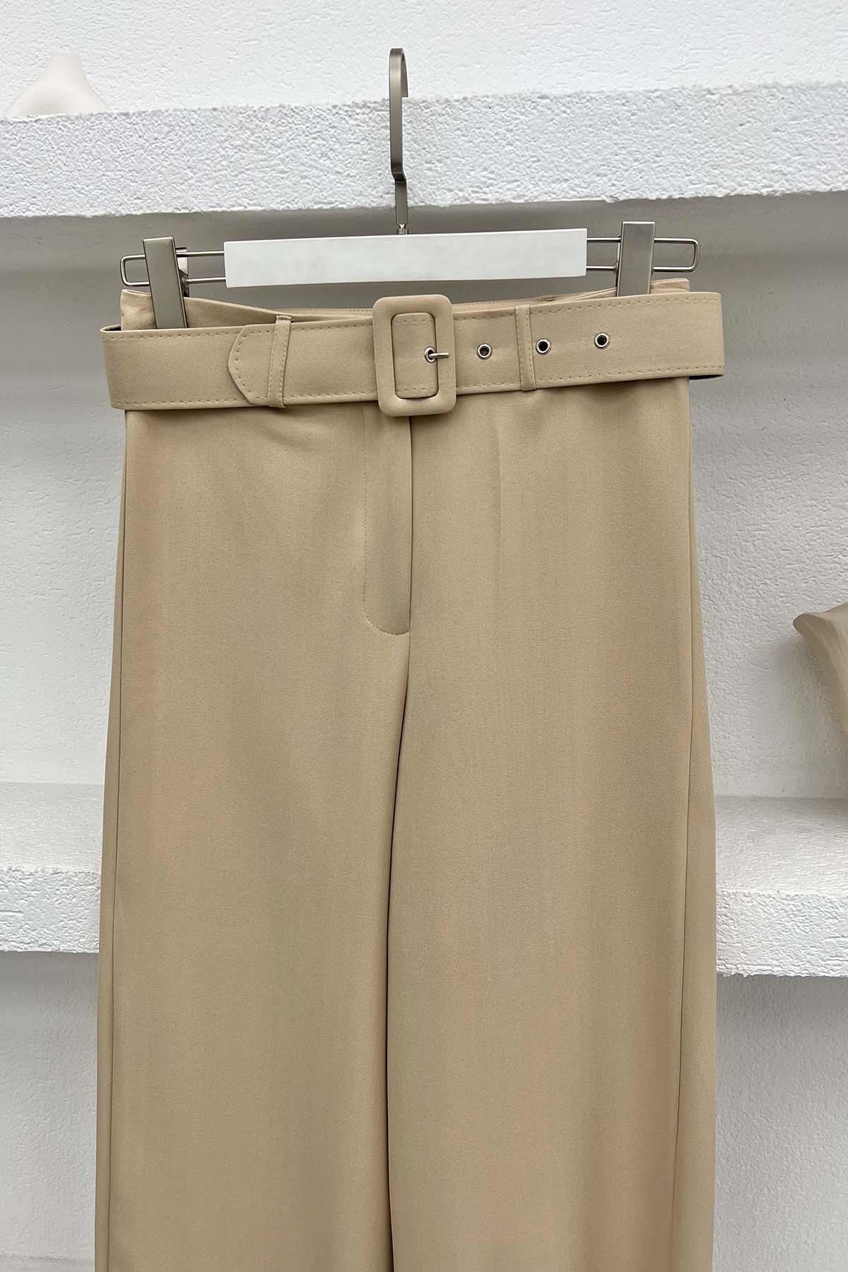 Kemerli Pantolon Bej