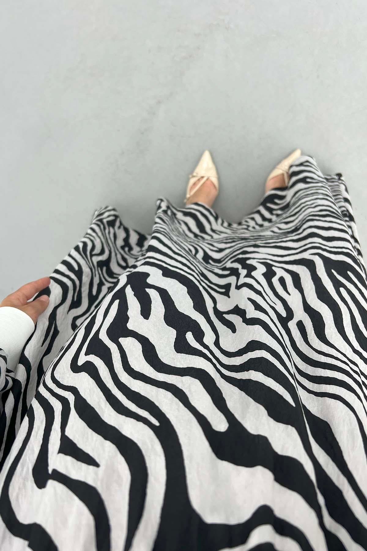 Zebra Desenli Elbise Siyah