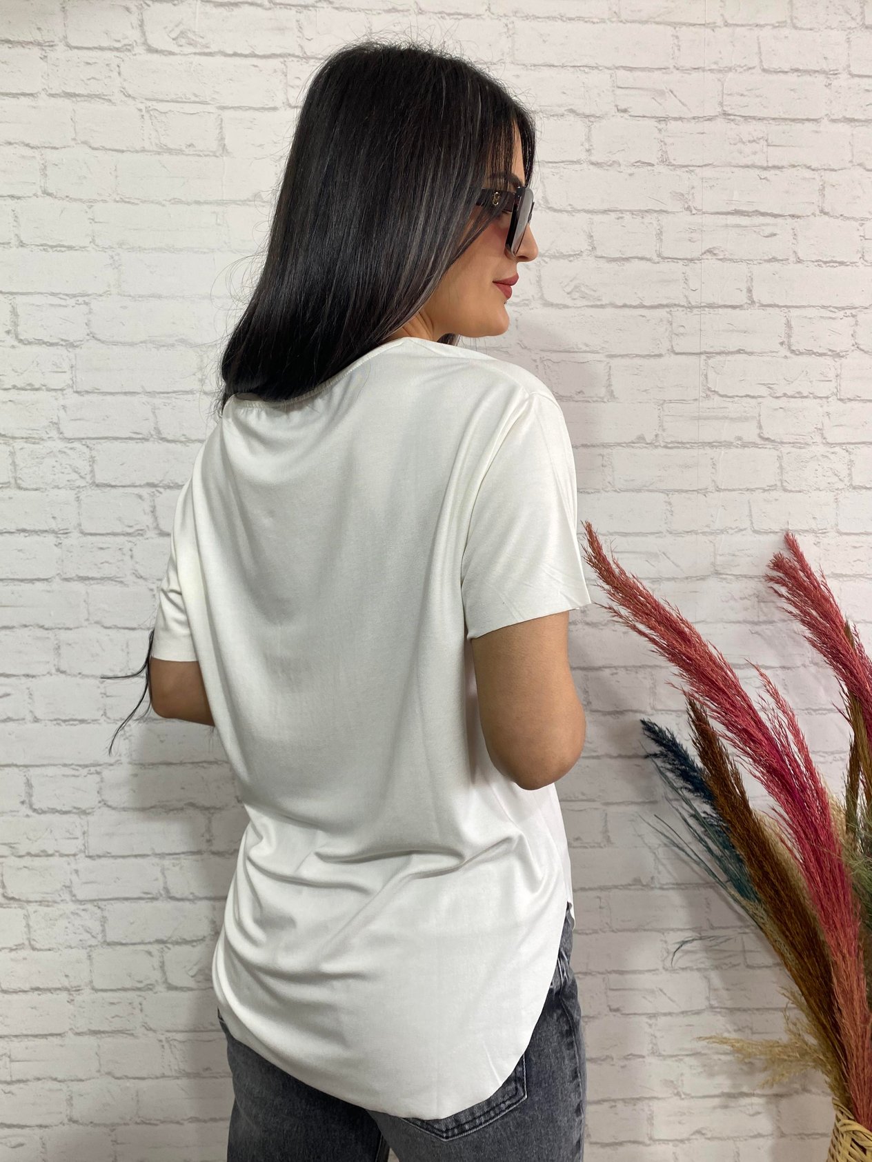 Beyaz Bisiklet Yaka Oval Kesim Modal Kumaş Orijinal Tshirt