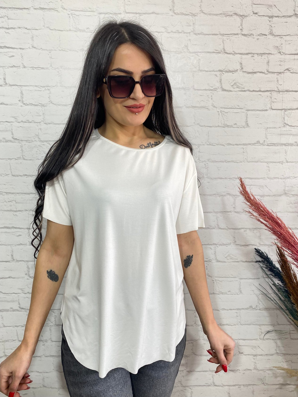 Beyaz Bisiklet Yaka Oval Kesim Modal Kumaş Orijinal Tshirt
