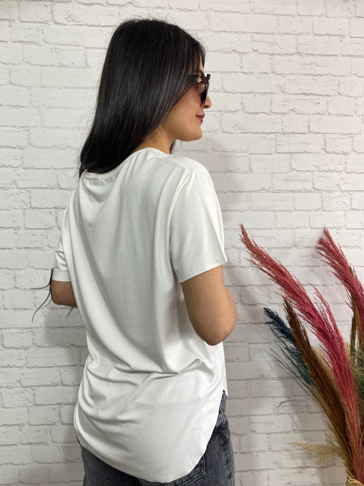 Beyaz Bisiklet Yaka Oval Kesim Modal Kumaş Orijinal Tshirt