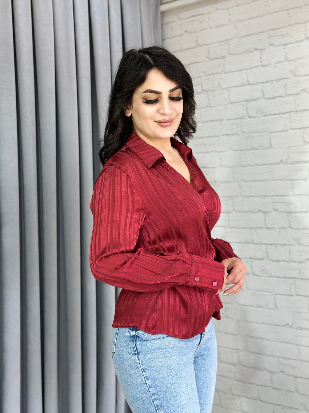 Bordo Kruvaze Yaka Yandan Tokalı Saten Bluz A038