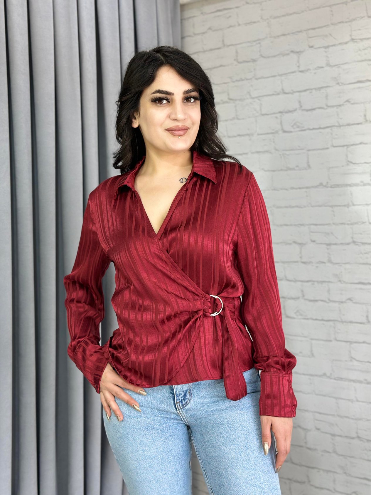 Bordo Kruvaze Yaka Yandan Tokalı Saten Bluz A038
