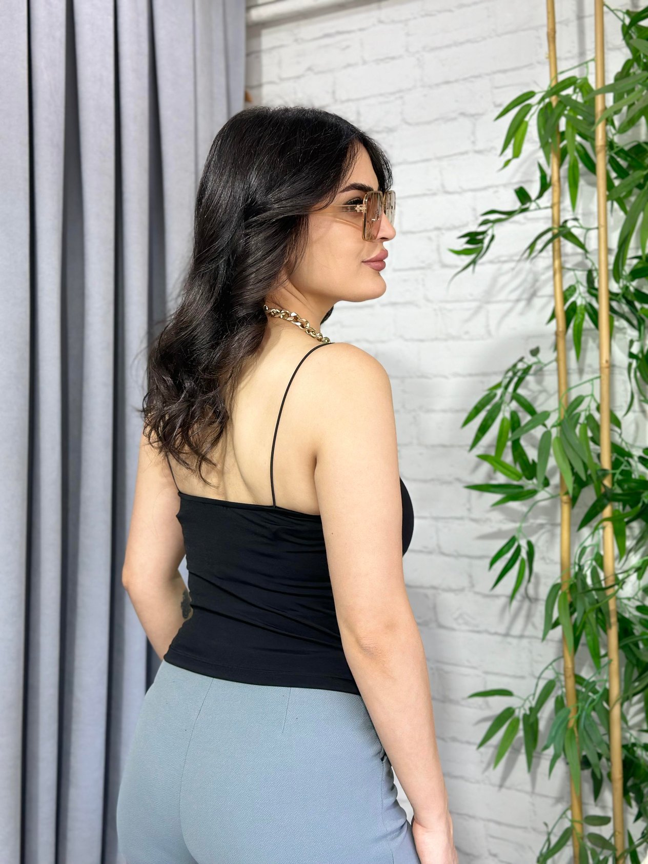 Siyah İp Askı Degaje Yaka Atlet 