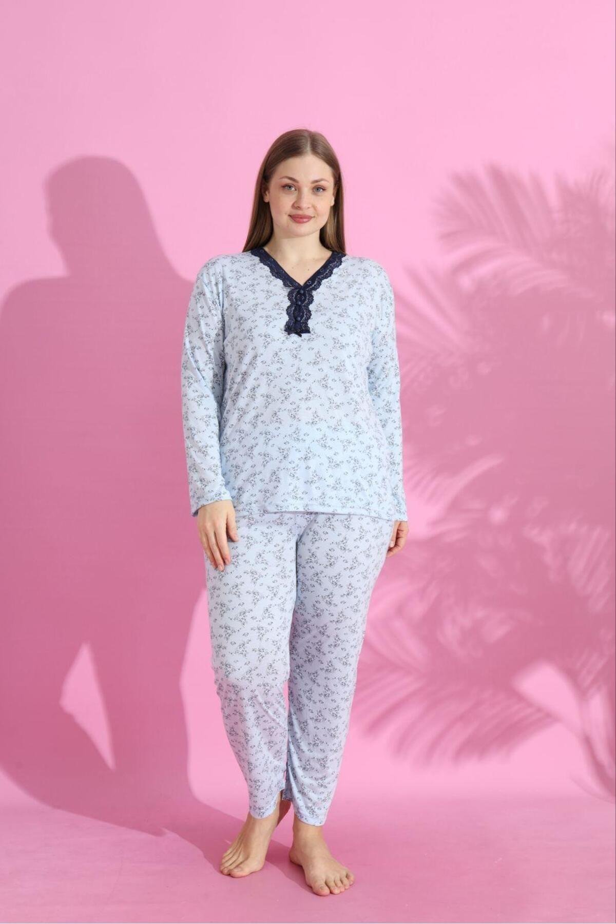 Açık Mavi Renginde Dantel Yaka Küçük Çiçek Desenli Uzun Kollu Pijama Takımı