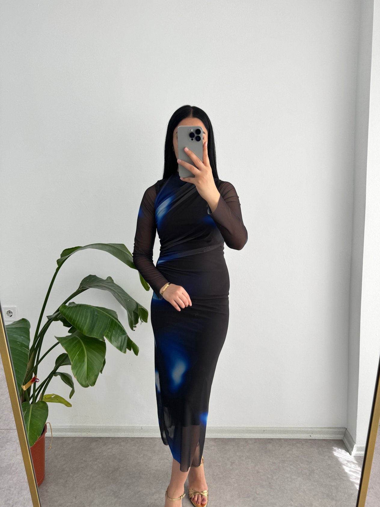 Dik Yaka Tül Siyah Elbise