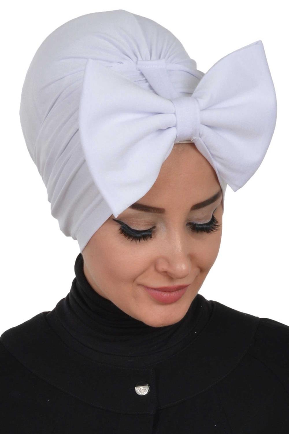 Dev Fiyonklu Bone Beyaz