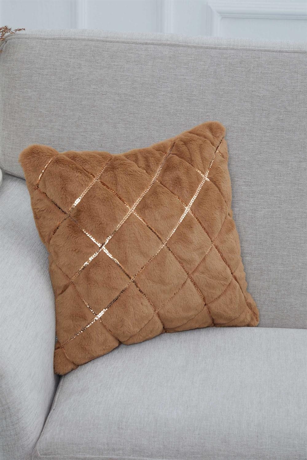 Payet İşlemeli Peluş Kırlent Kılıfı,K-307