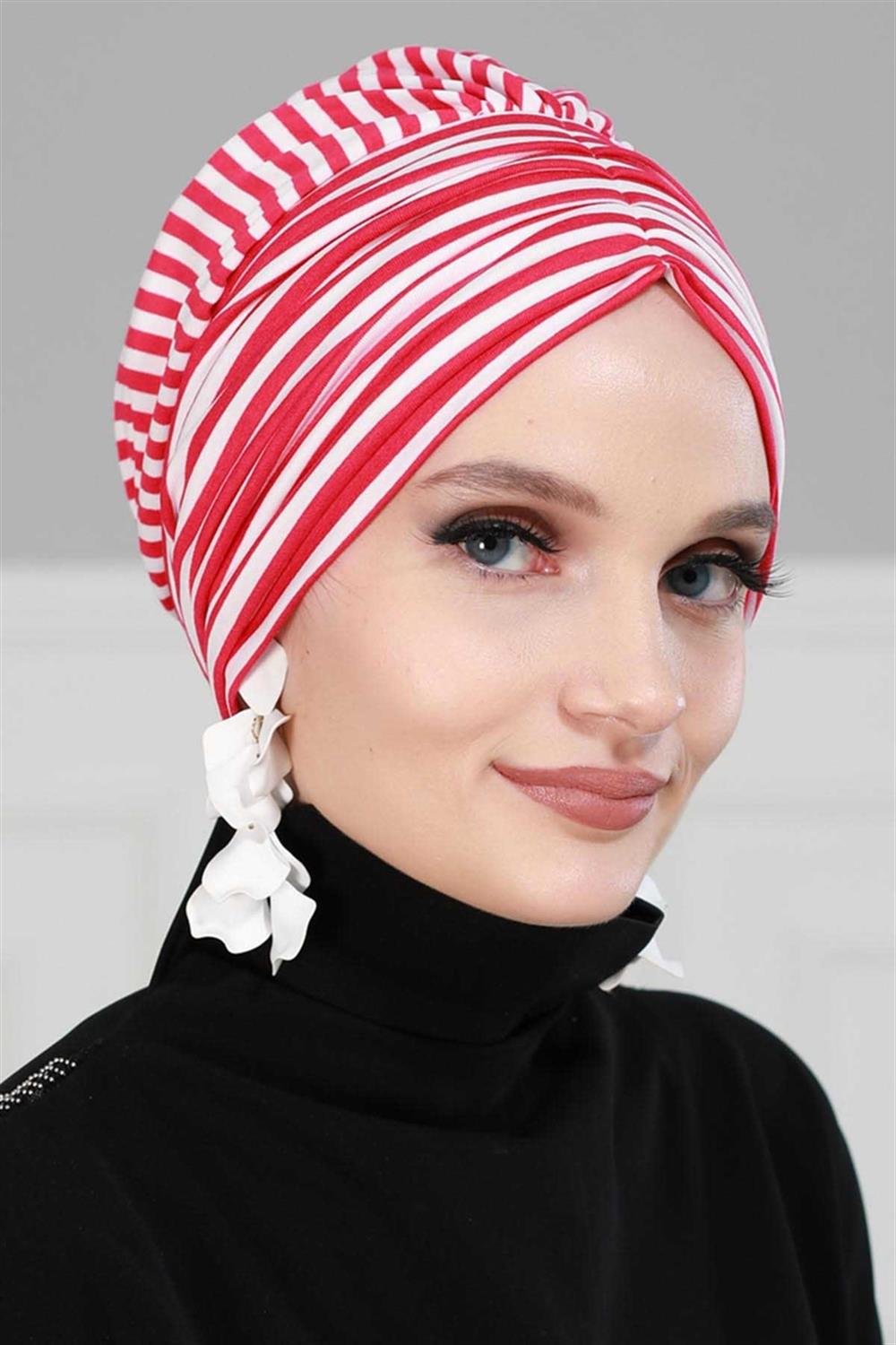 Pileli Penye Çizgili Bone Fuşya