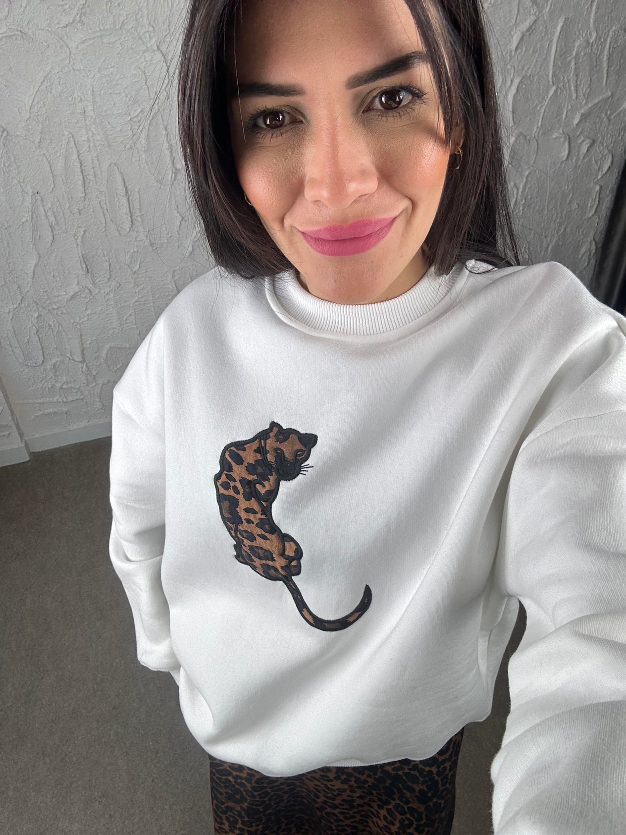 Beyaz Leopar Baskı Sweatshirt