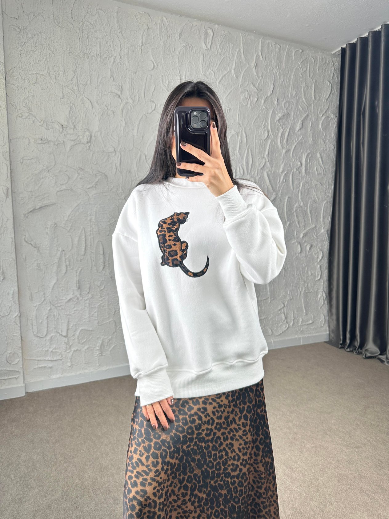 Beyaz Leopar Baskı Sweatshirt
