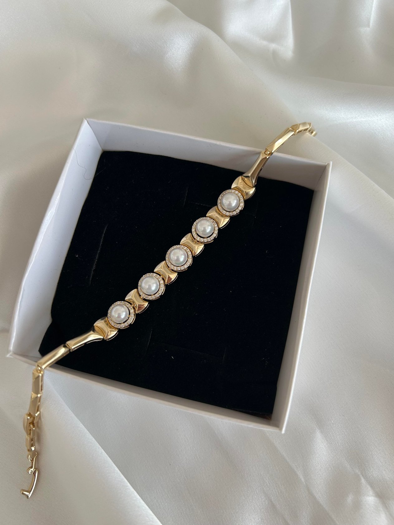 İnci model taşlı 14 K bileklik 
