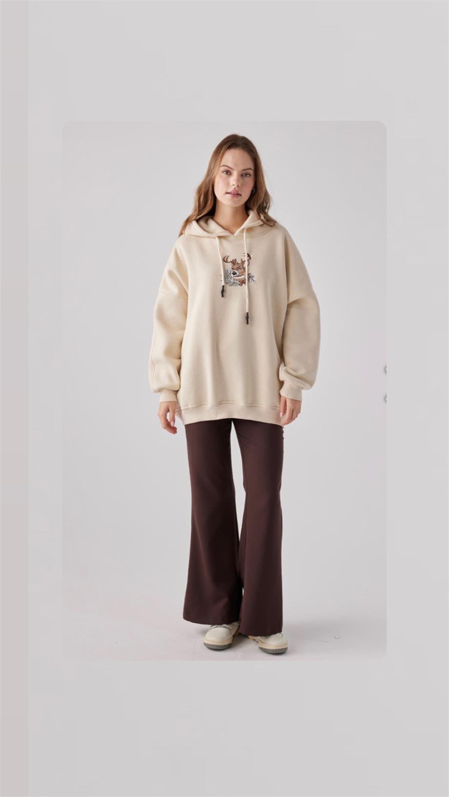 Kış Detaylı Hoodie Nakışlı Kapüşonlu Sweatshirt-Bej