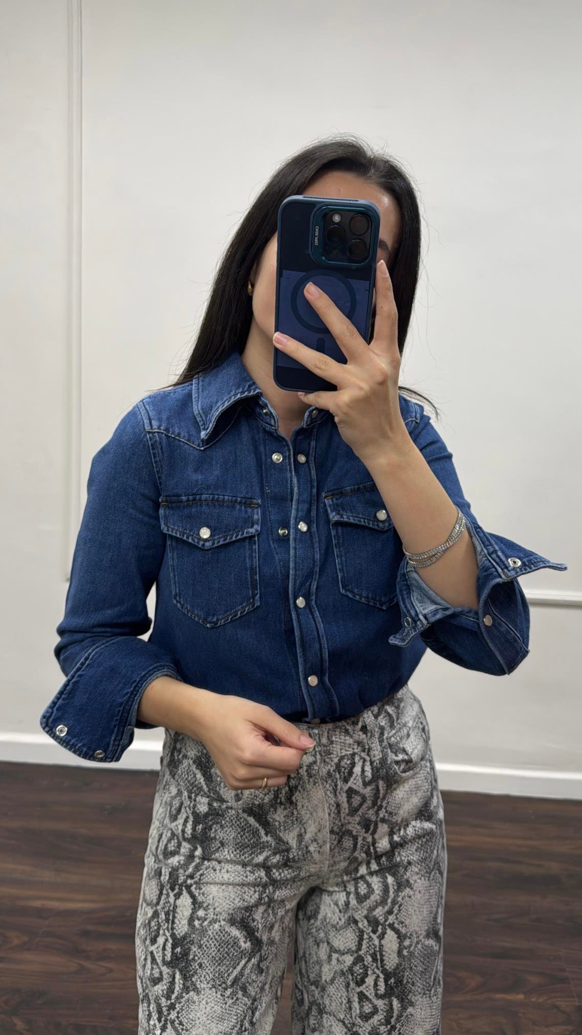Aket Koyu Mavi Denim Gömlek