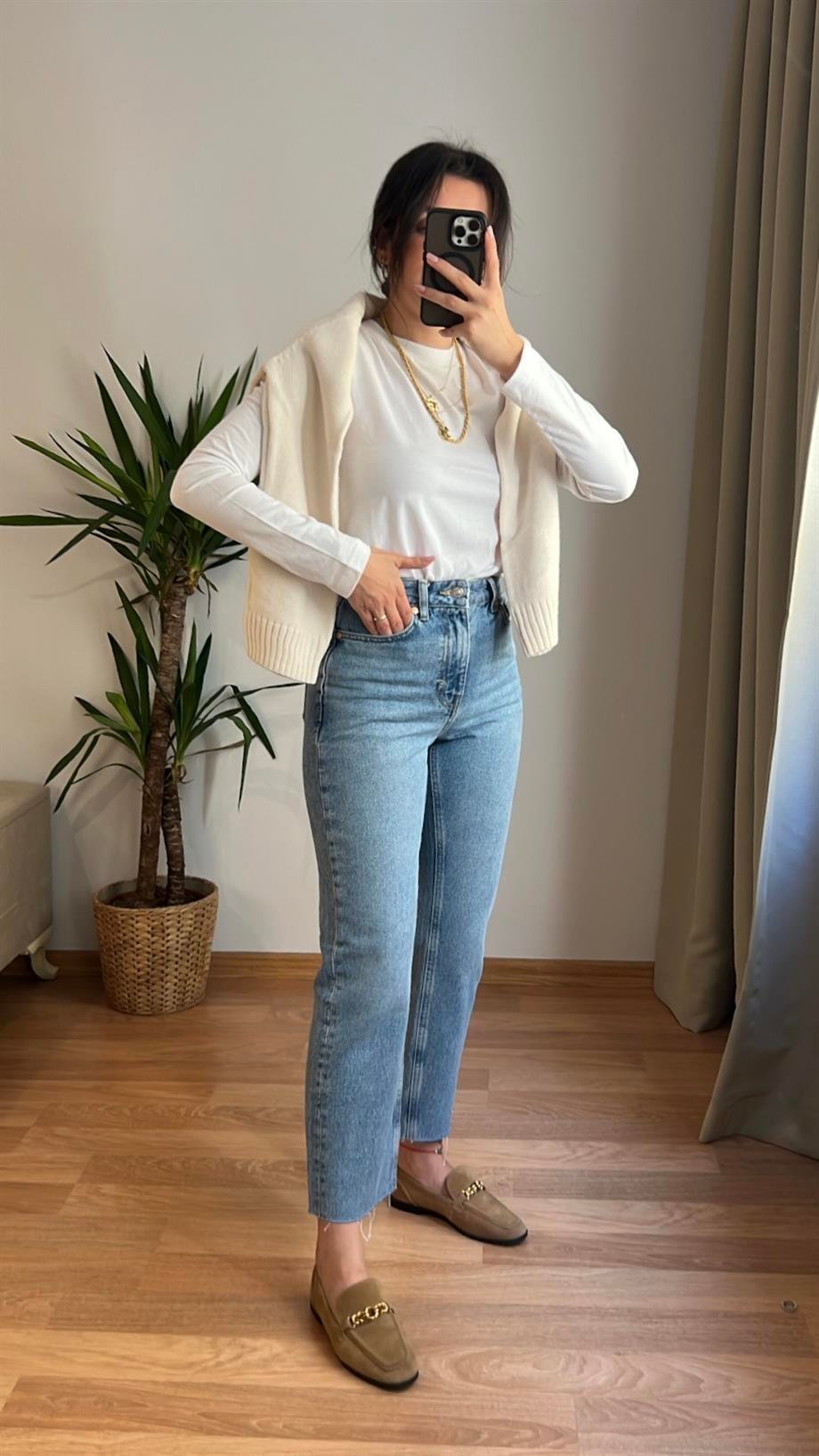 IRENE STRAIGHT JEAN