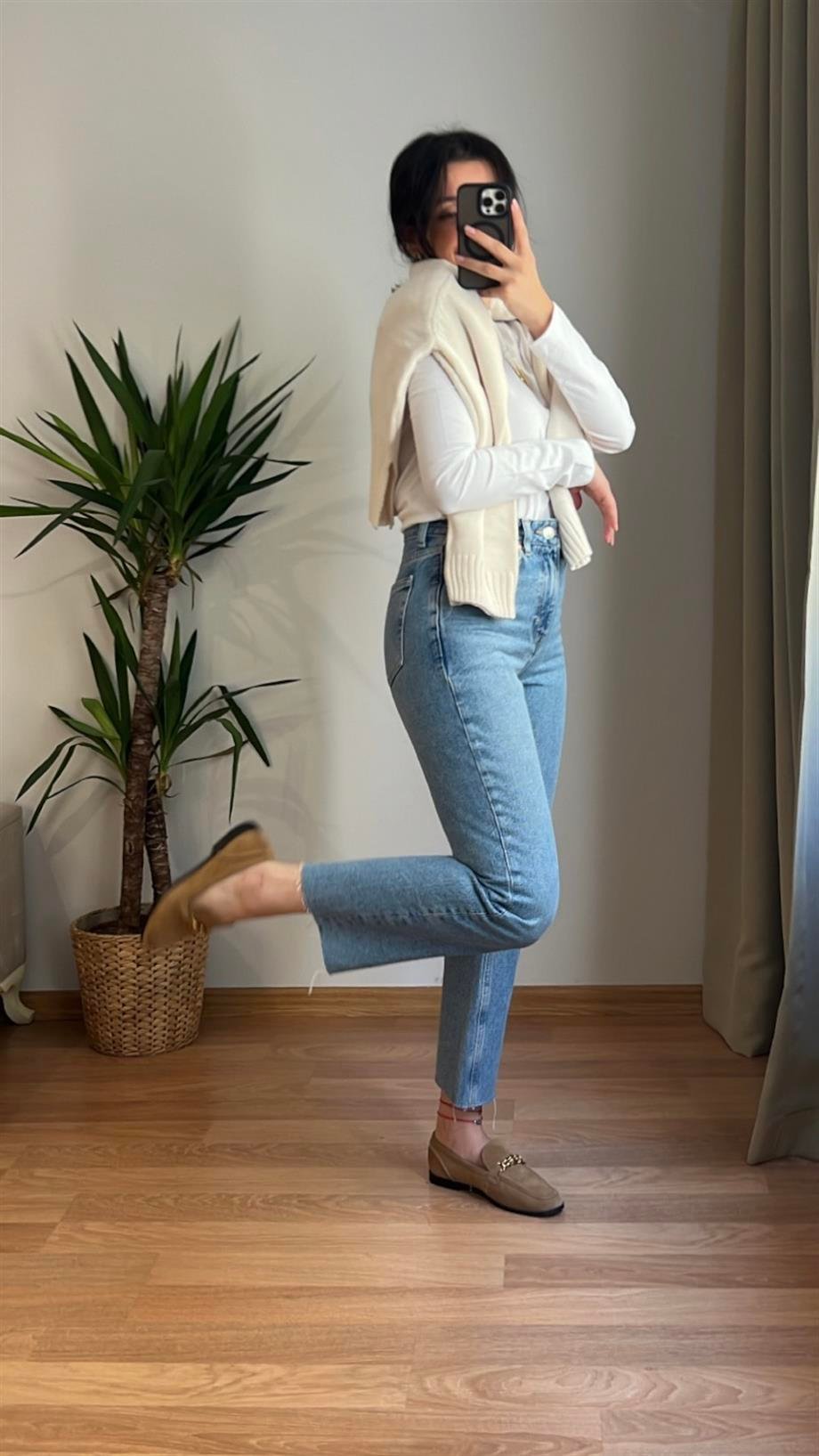 IRENE STRAIGHT JEAN