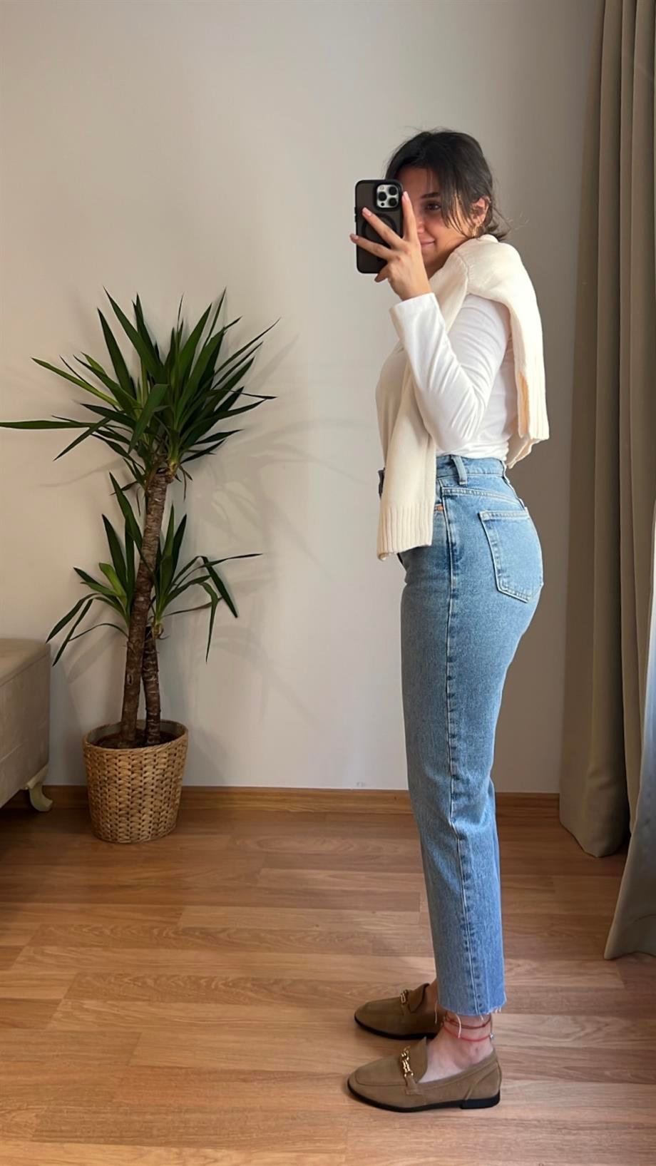 IRENE STRAIGHT JEAN