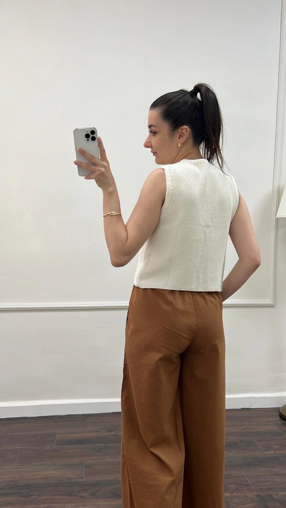 Mad Model Ekru Bağlama Detay Triko Yelek