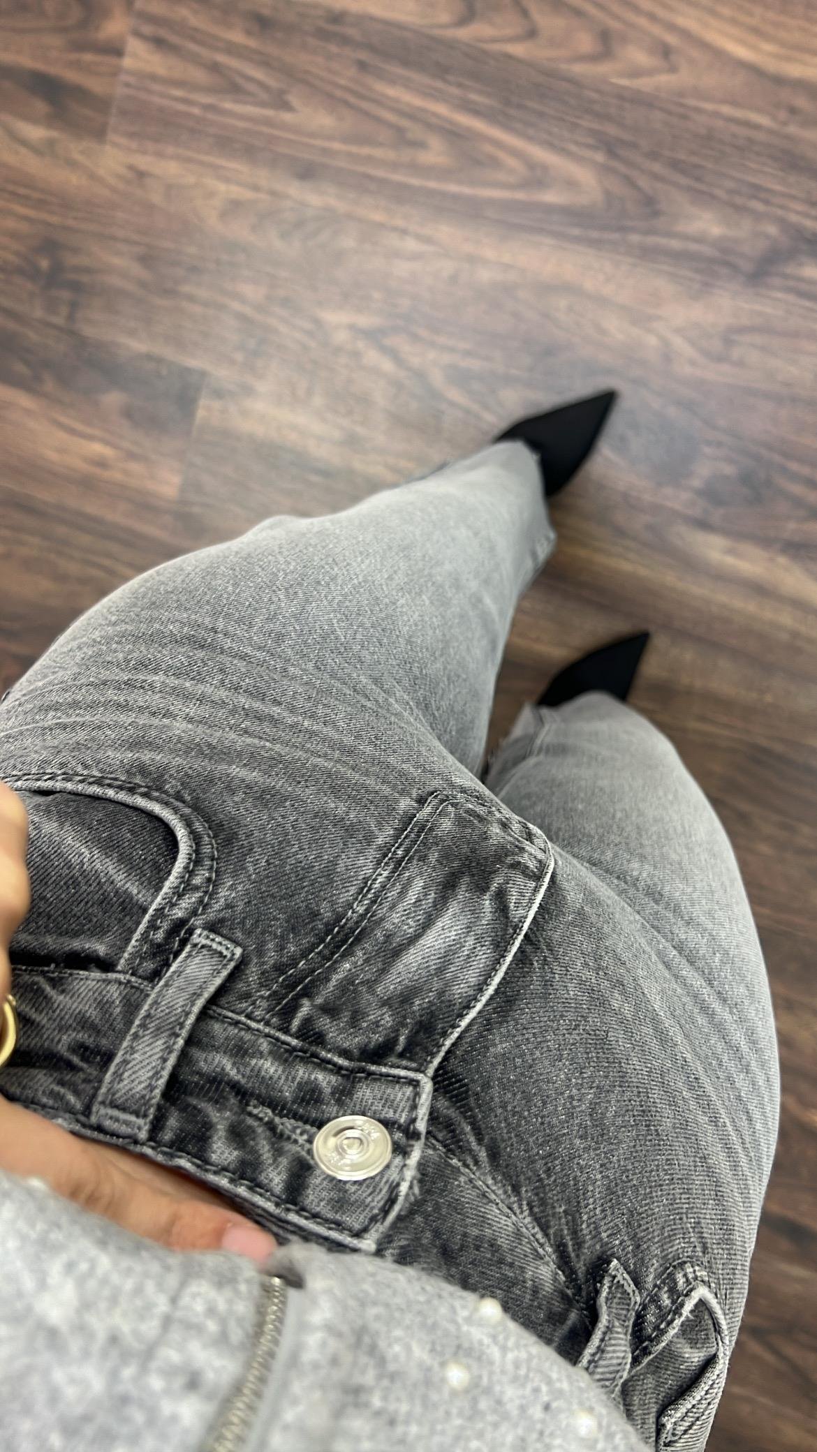 Marka Koyu Gri Straight Fıt Jean