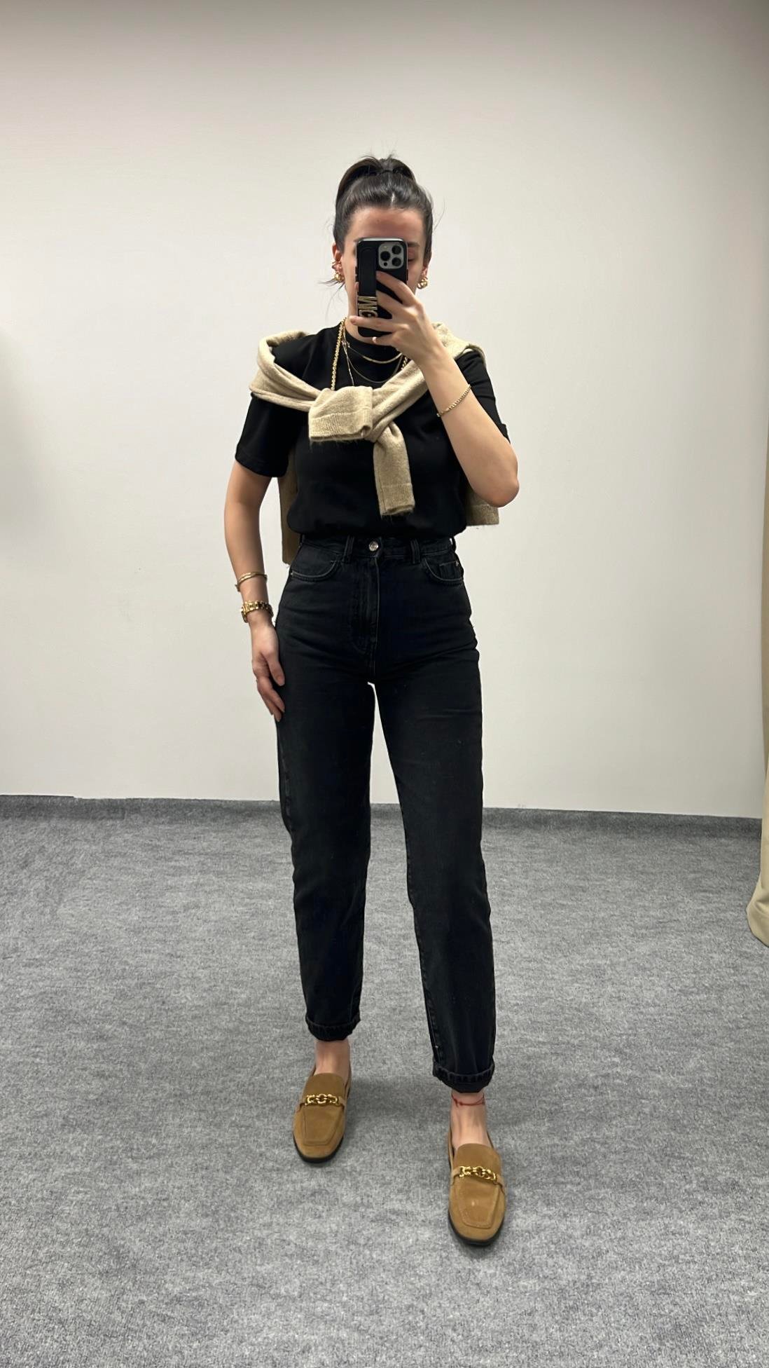 MARKA YIKAMALI SİYAH MOM FIT JEAN