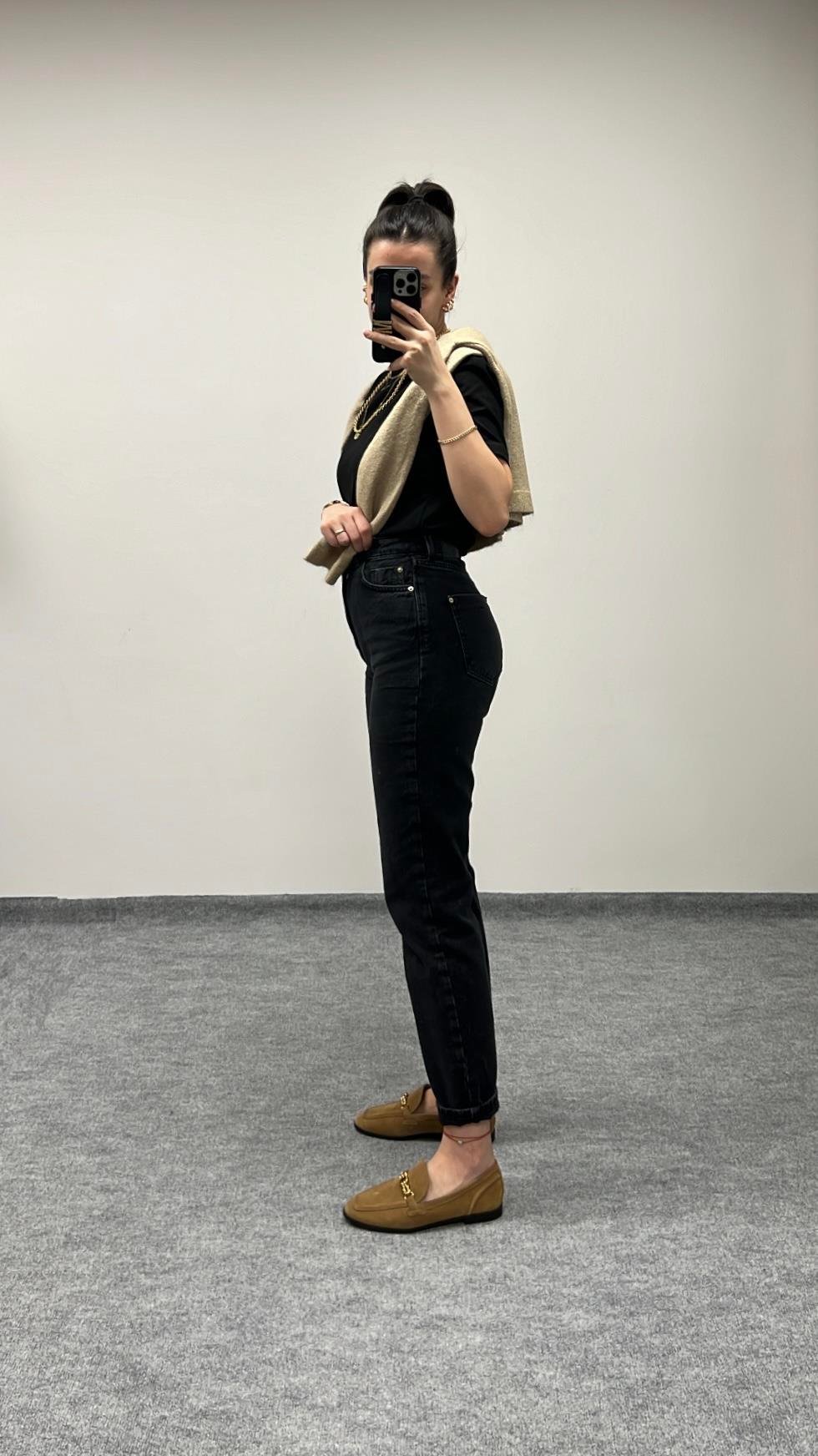 MARKA YIKAMALI SİYAH MOM FIT JEAN