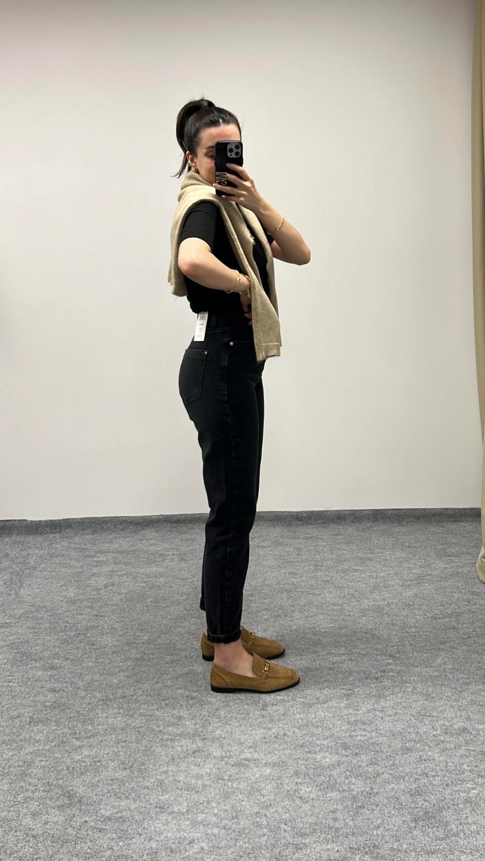 MARKA YIKAMALI SİYAH MOM FIT JEAN