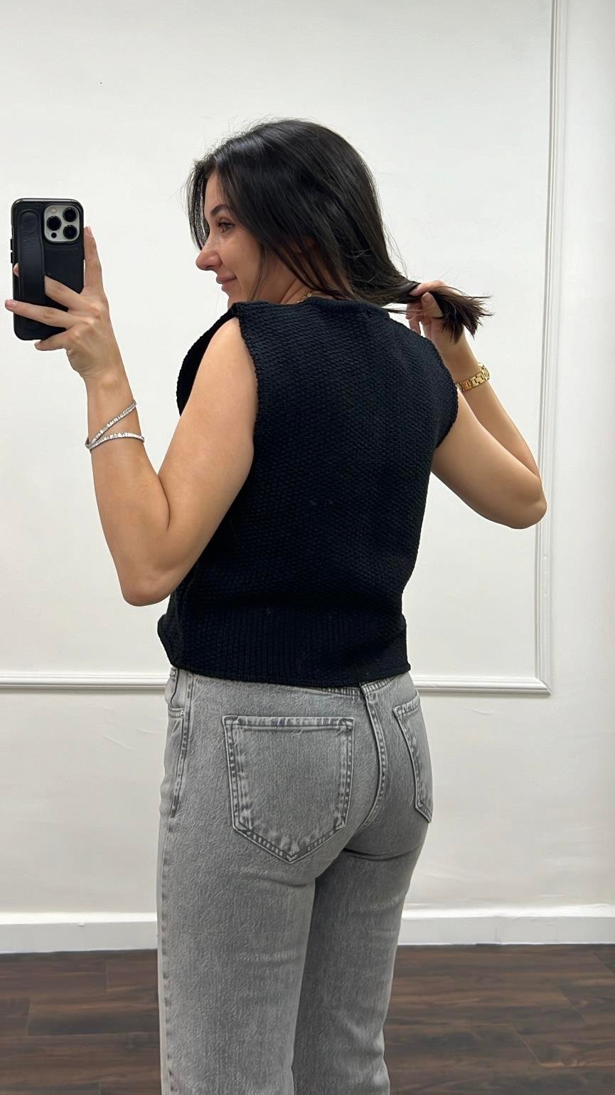 Massi Model Siyah Bağlamalı Yelek