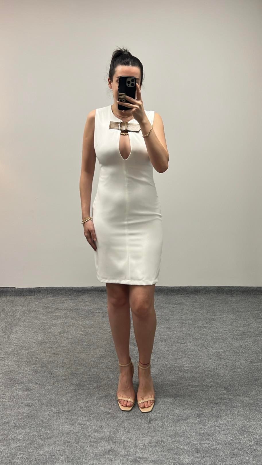 ZARA MODEL KEMER DETAY BEYAZ ELBİSE