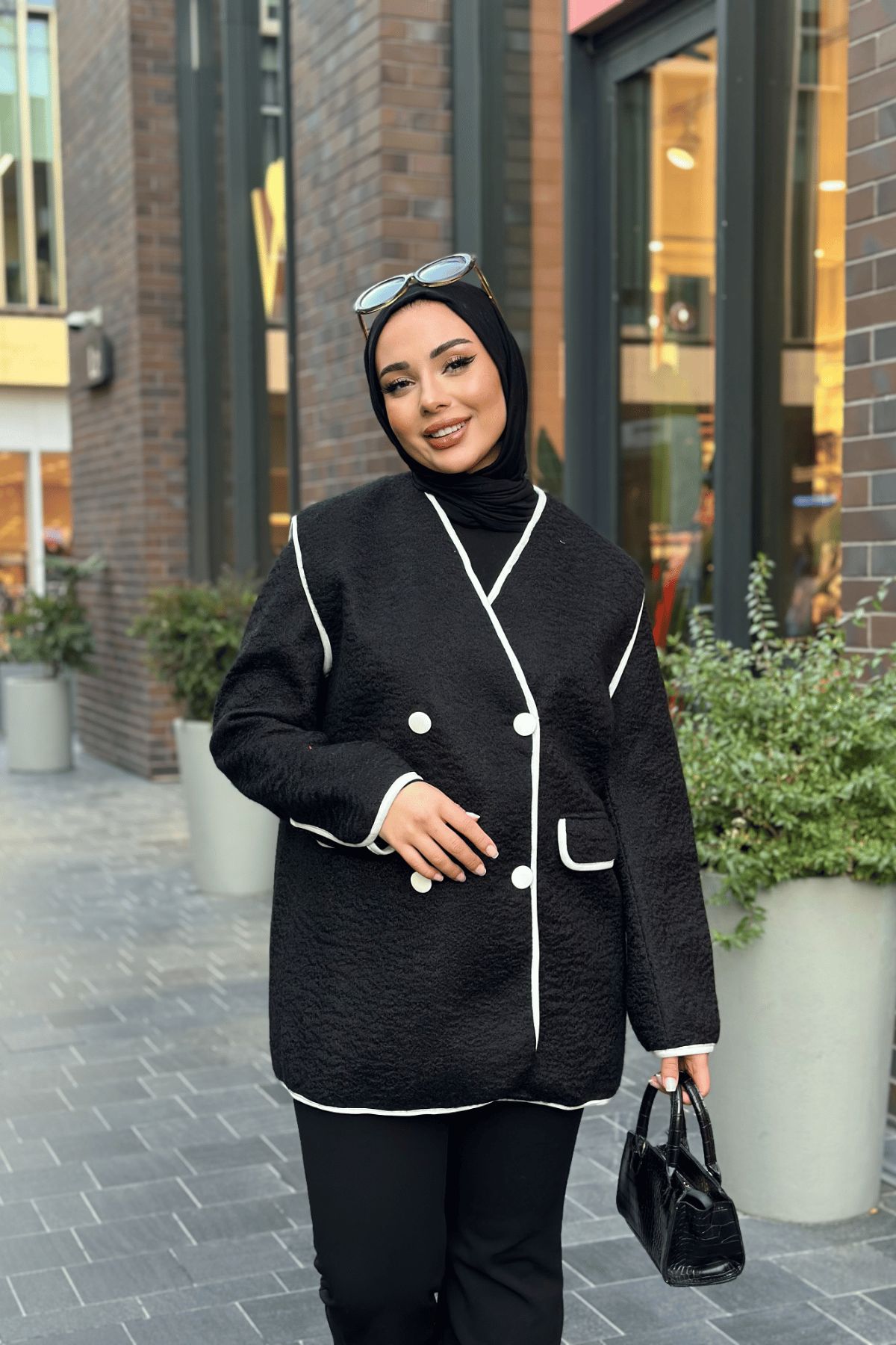 Kontrast Biye Detaylı Kaşe Siyah Blazer Ceket