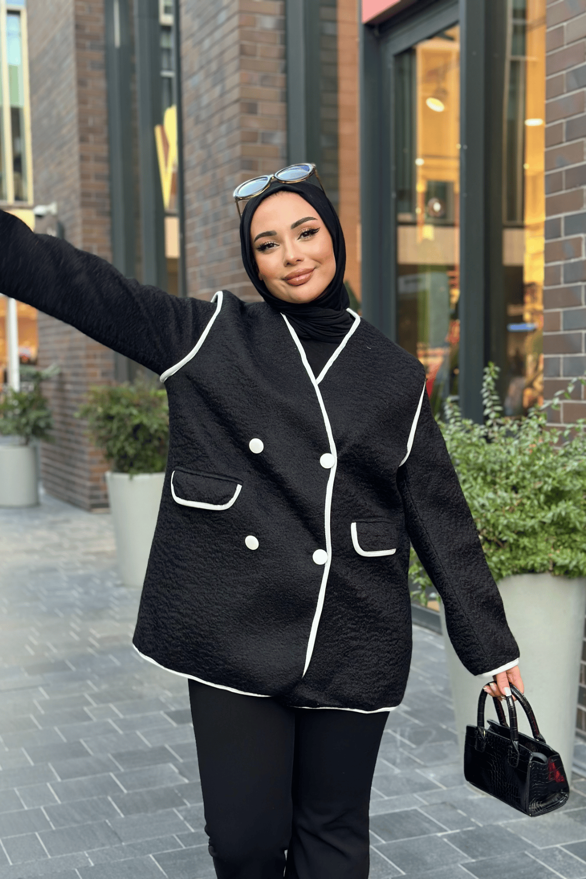 Kontrast Biye Detaylı Kaşe Siyah Blazer Ceket
