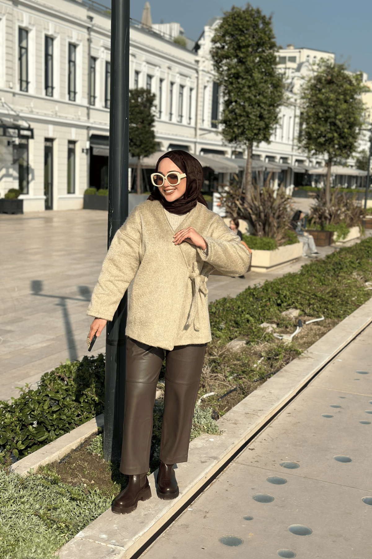 Sakallı Yün Yandan Bağlamalı Ceket Bej