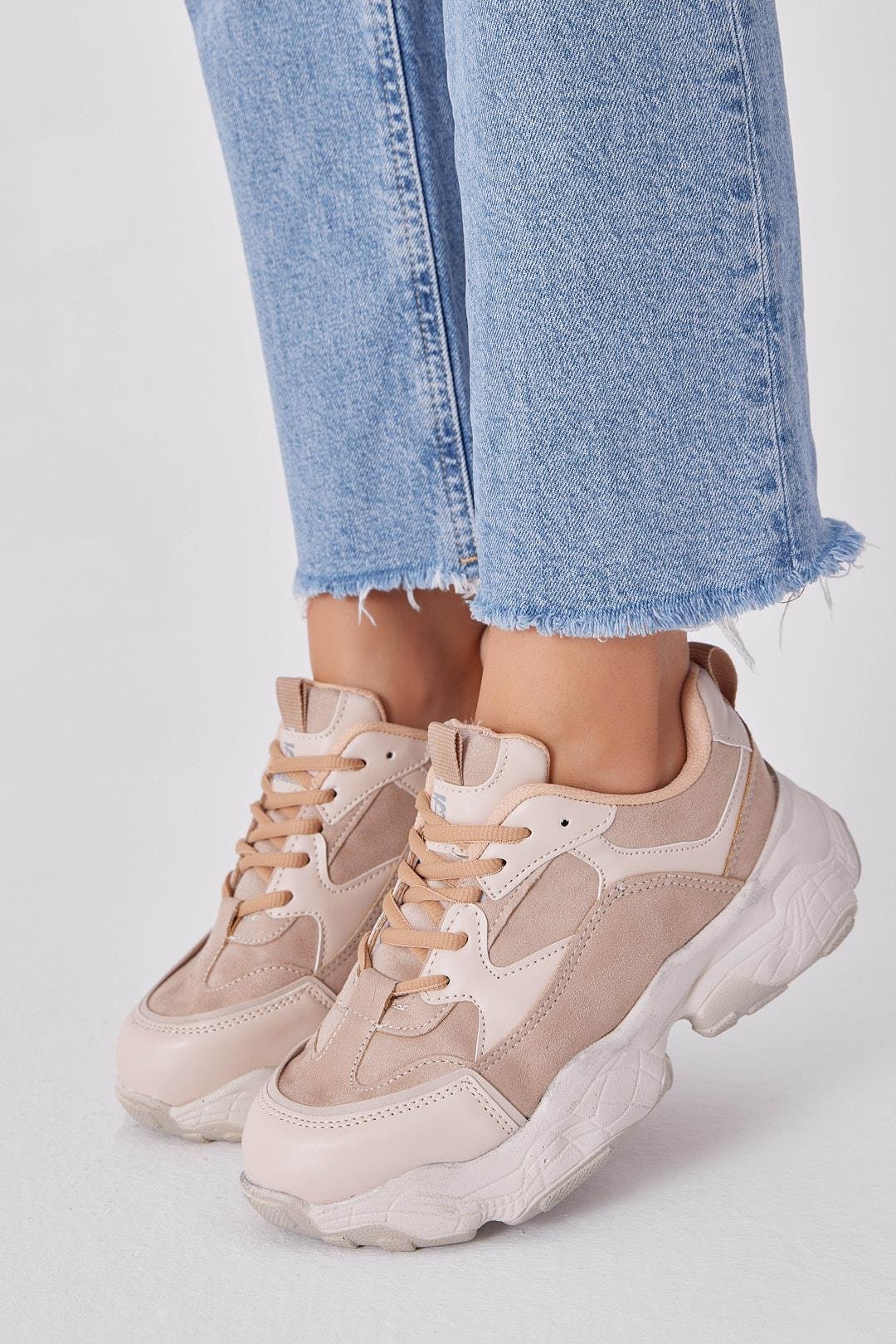 Kadın Bej Poli Taban Nefes Alabilen Kumaş Bağcıklı Sneaker