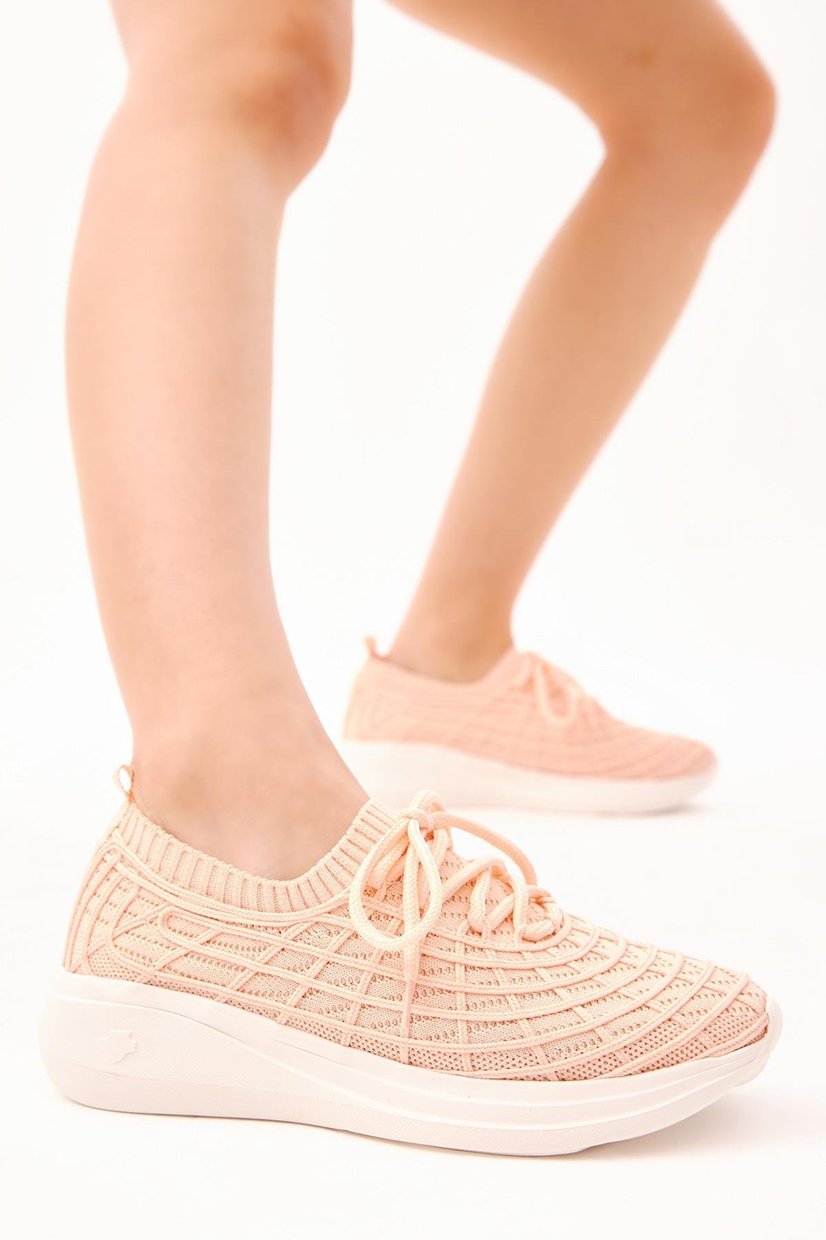 Kadın Pudra Rahat Kalıp Bağcıklı Sneaker