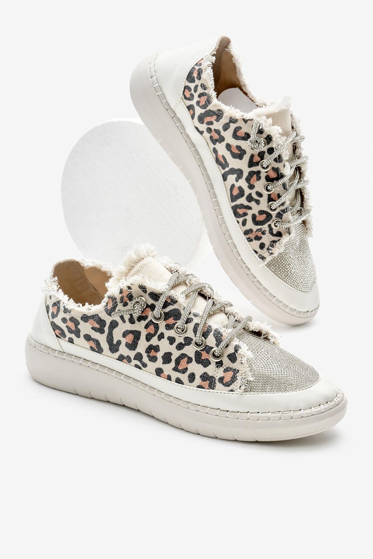 Poli Taban Denim Kumaş Taşlı Bağcıklı Kadın Leopar Spor Ayakkabı TBFZLCMC070