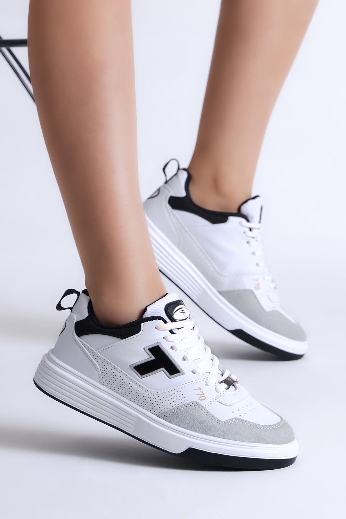 Unisex Beyaz Siyah Rahat Kalıp Poli Taban Bağcıklı Sneaker