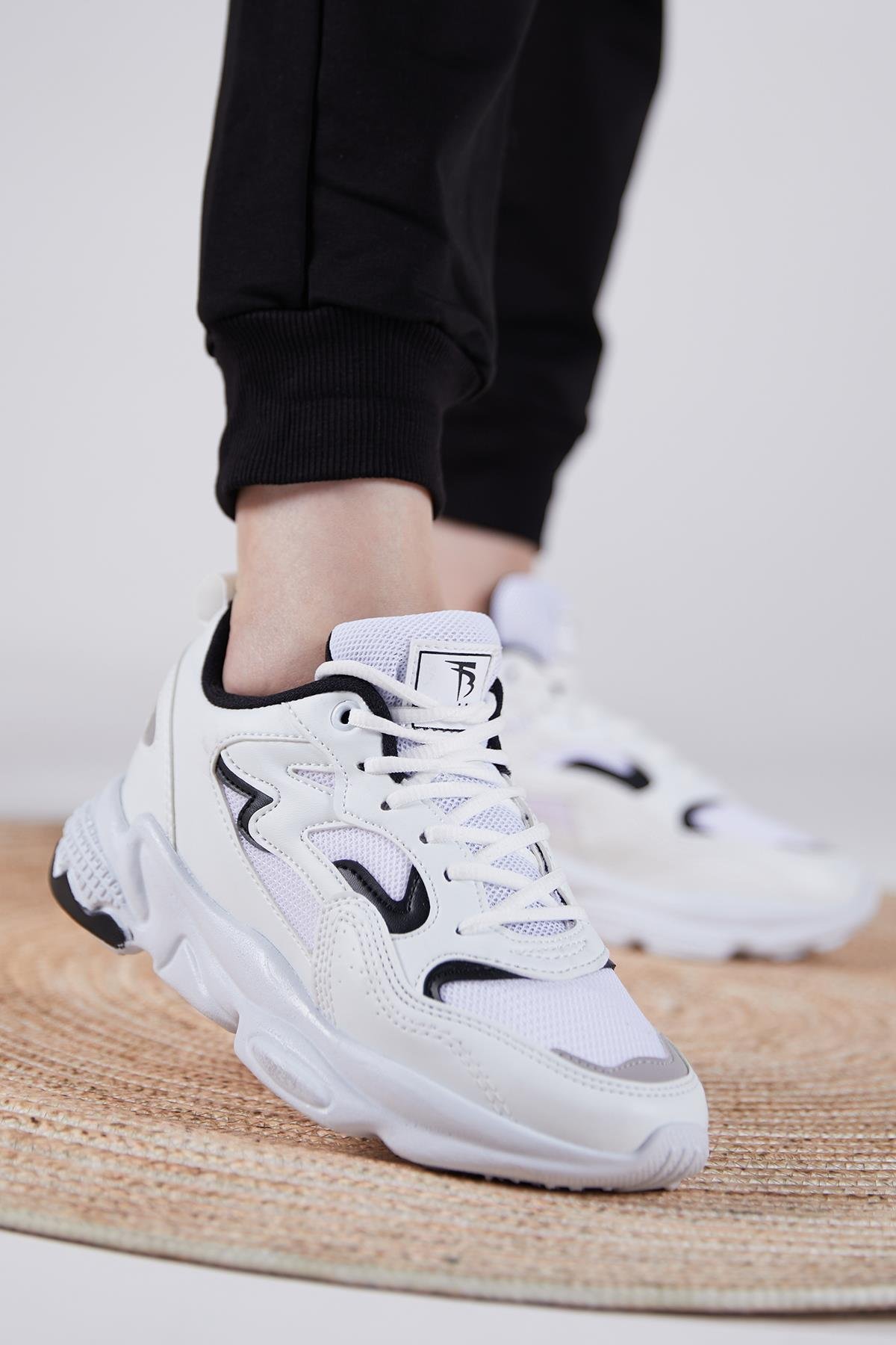 Unisex Beyaz Siyah Spor Ayakkabı Tb251