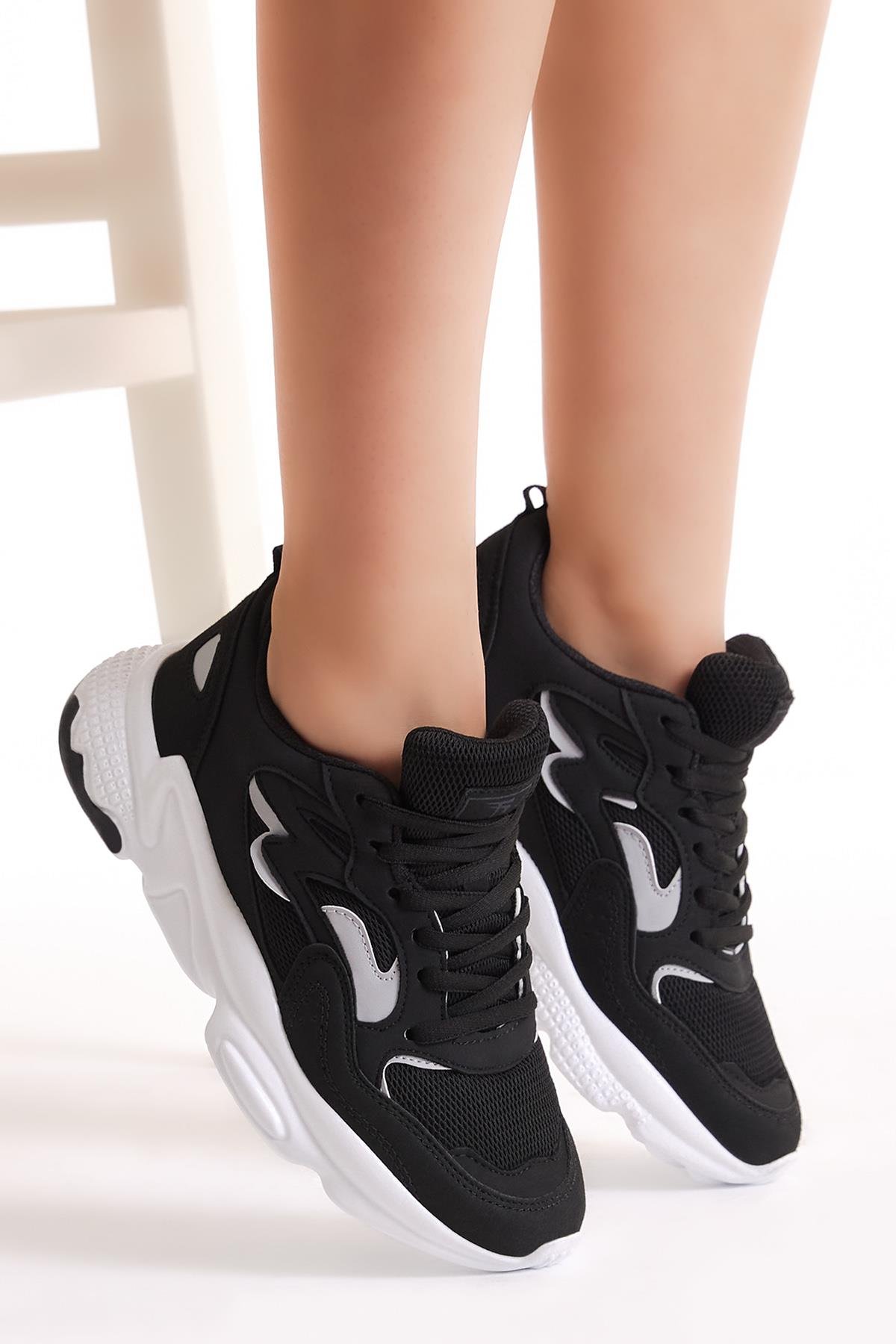 Unisex Siyah Beyaz Spor Ayakkabı Tb251