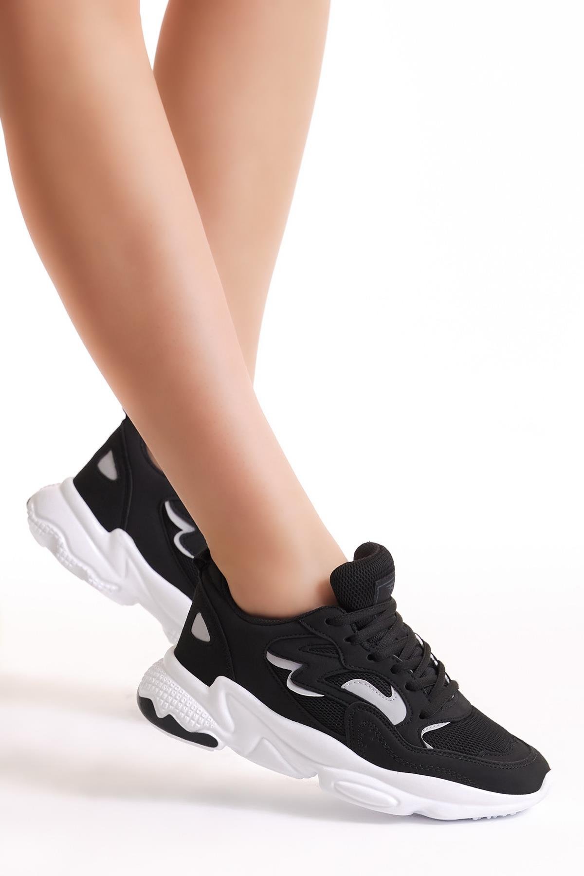 Unisex Siyah Beyaz Spor Ayakkabı Tb251
