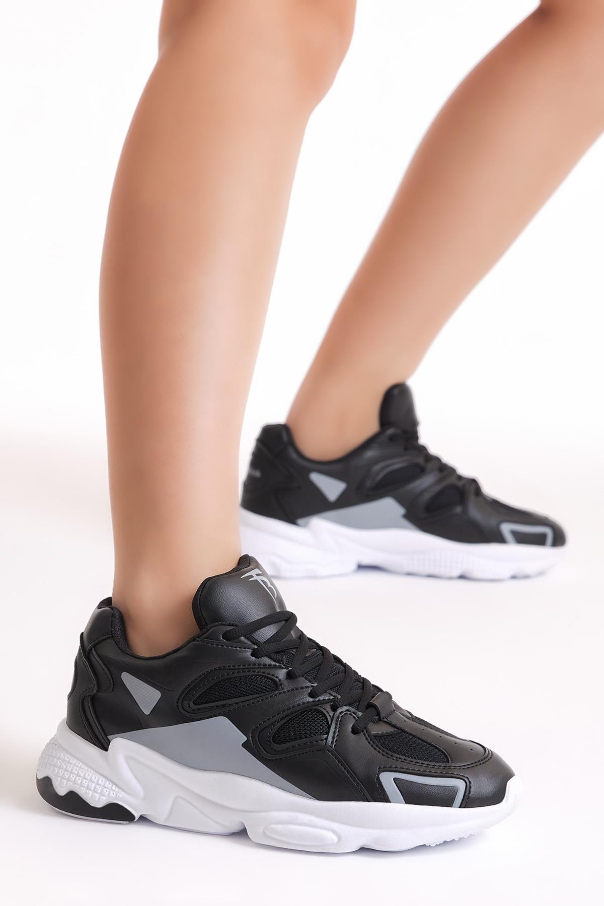 Unisex Siyah Beyaz Spor Ayakkabı Tb252