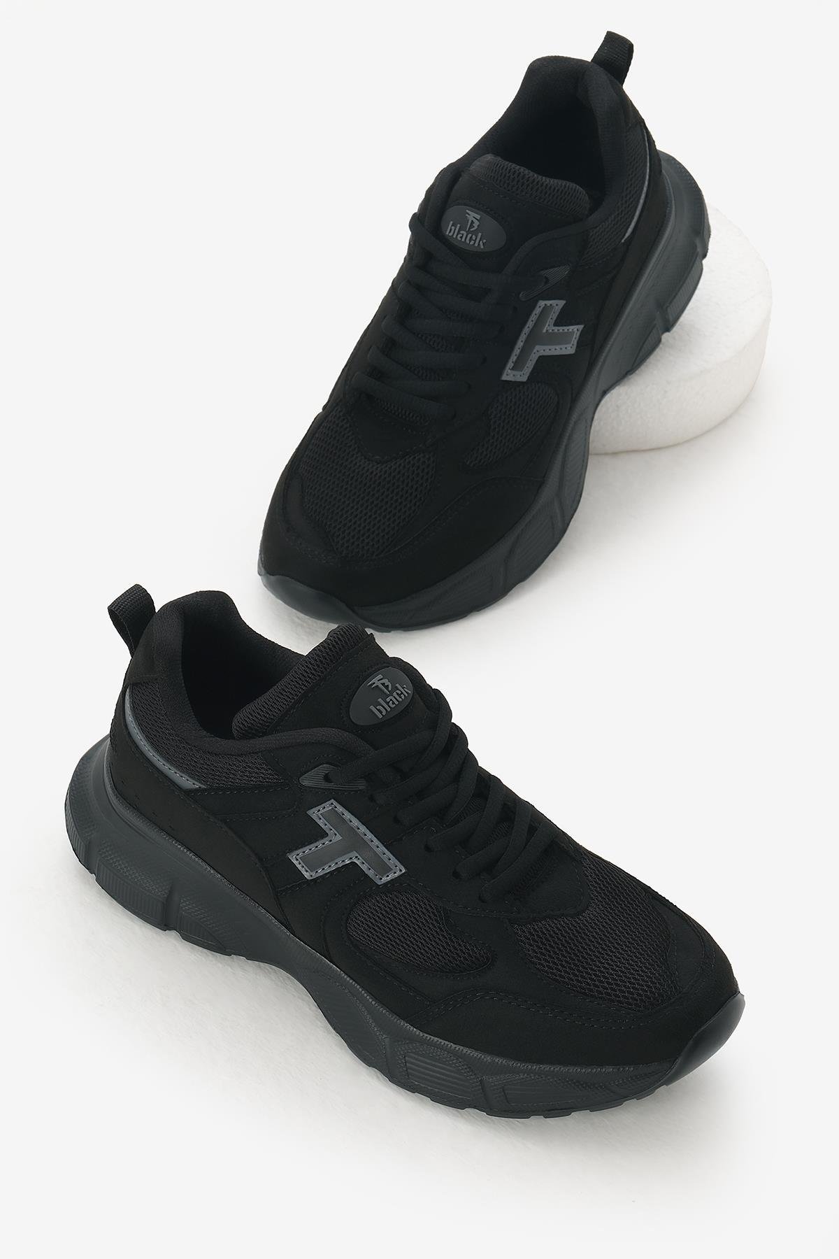 Yüksek Poli Taban Nefes Alabilen Kumaş Bağcıklı Unisex Siyah Spor Ayakkabı TBABLT05